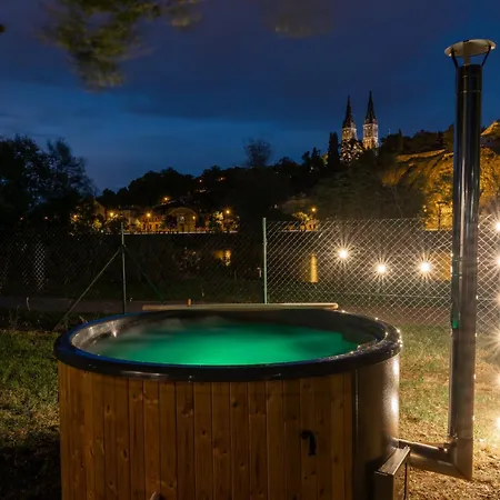 Glamping Escape To The Stars Under Prague Skyline Hotel Exterior photo